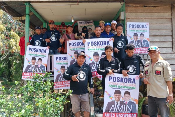 Sosialisasikan AMIN di Kutai Kertanegara, Jarnas ABW Balikpapan dan Jarnas Etam Kaltim Bagikan Alat Peraga